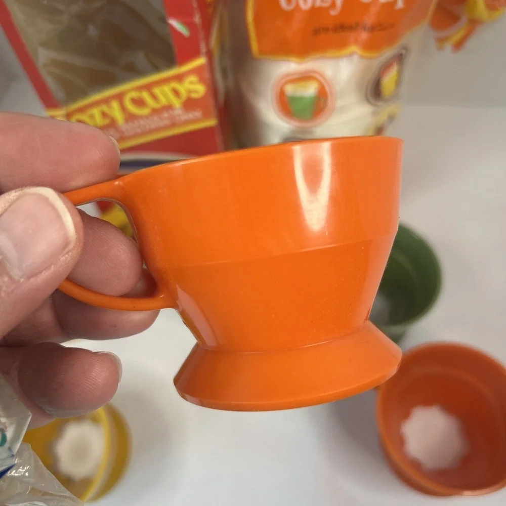 1970's SOLO COZY Cups 6 Plastic Cold/Hot Holders With Inserts Read